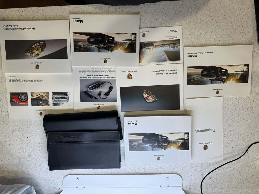 2017 Porsche Macan Owner's Manual Set with Leather Case